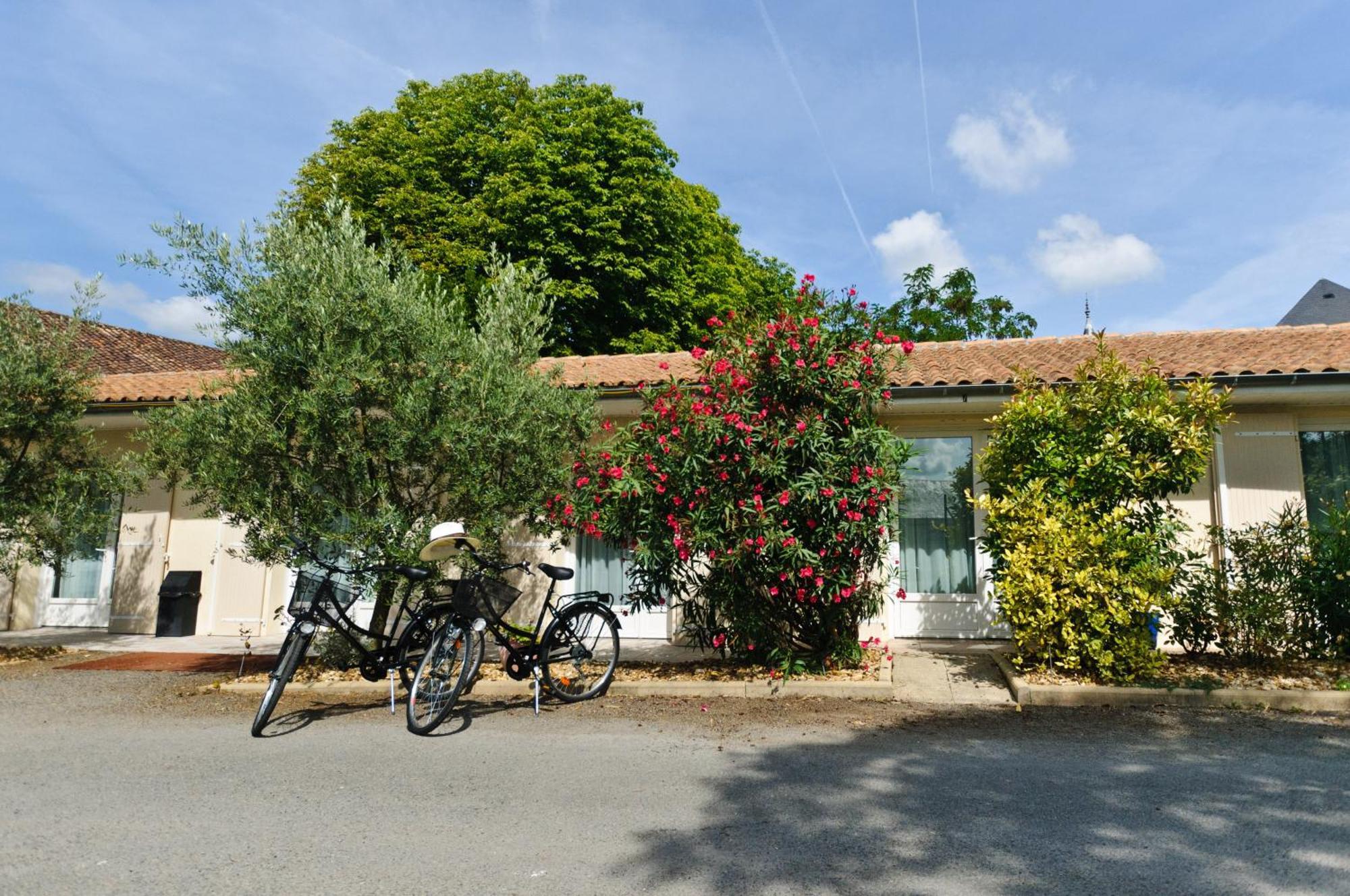 Logis Hotel L'Oliveraie Cognac Exterior photo